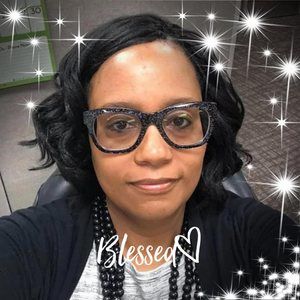 Meet your Posher, Monica